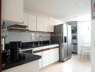 Apartamento de 3 alcobas en venta en Laureles, Medellín, 111 m² · foto 6 de 19