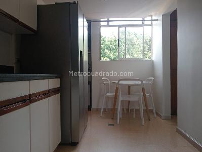 Apartamento de 3 alcobas en venta en Laureles, Medellín, 111 m² · foto 8 de 19
