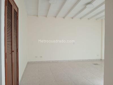 Casa de 5 alcobas en arriendo en Laureles, Medellín, 335 m² · foto 11 de 19