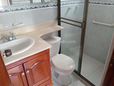 Casa de 5 alcobas en arriendo en Laureles, Medellín, 335 m² · foto 14 de 19