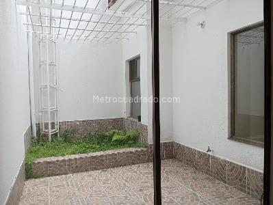 Casa de 5 alcobas en arriendo en Laureles, Medellín, 335 m² · foto 18 de 19