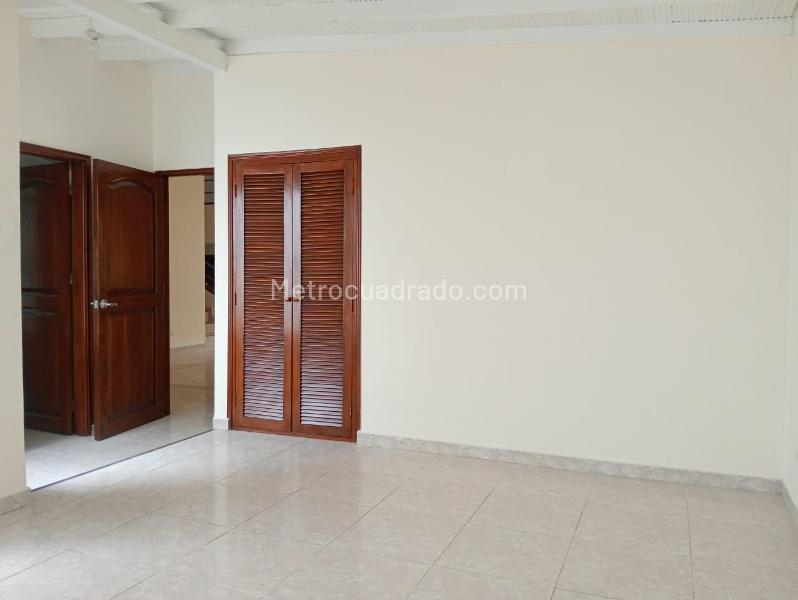5BR Family House Near Universities in Laureles - 6