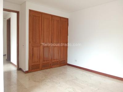 Apartamento de 3 alcobas en venta en Laureles, Medellín, 160 m² · foto 11 de 19