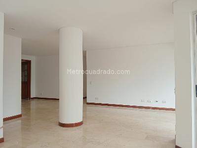 Apartamento de 3 alcobas en venta en Laureles, Medellín, 160 m² · foto 2 de 19