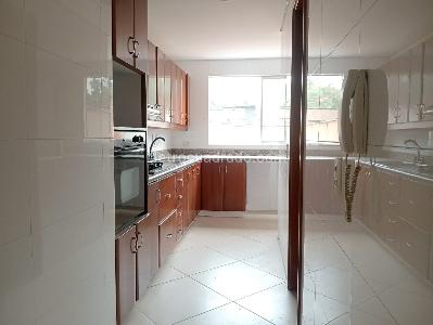 Apartamento de 3 alcobas en venta en Laureles, Medellín, 160 m² · foto 5 de 19