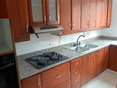 Apartamento de 3 alcobas en venta en Laureles, Medellín, 160 m² · foto 7 de 19