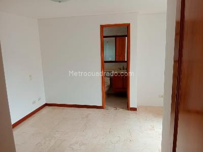 Apartamento de 3 alcobas en venta en Laureles, Medellín, 160 m² · foto 9 de 19