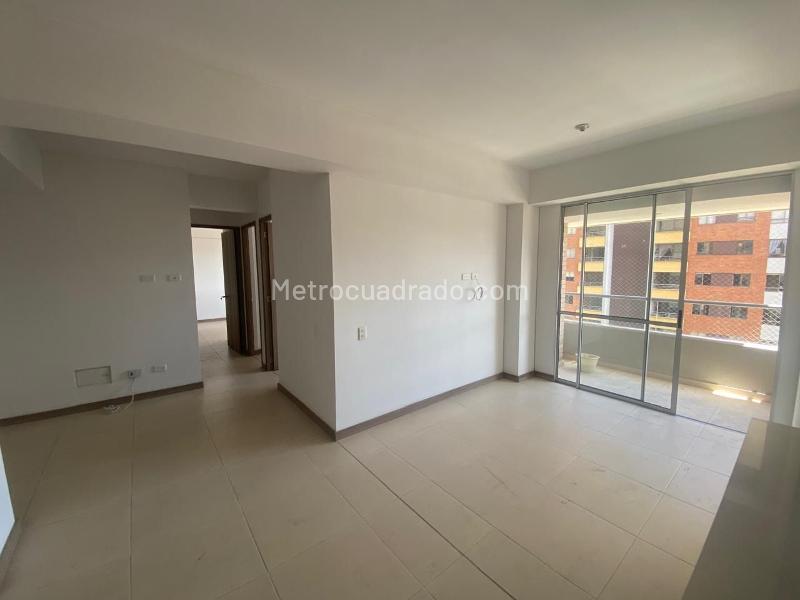 Apartamento de 3 Alcobas en La America con Balcón y Parqueadero Cubierto - 2