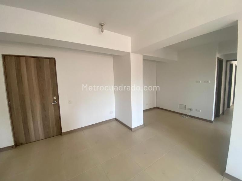 Apartamento de 3 Alcobas en La America con Balcón y Parqueadero Cubierto - 3