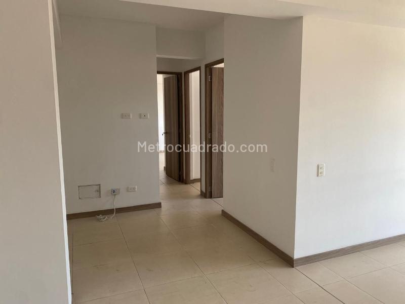 Apartamento de 3 Alcobas en La America con Balcón y Parqueadero Cubierto - 4