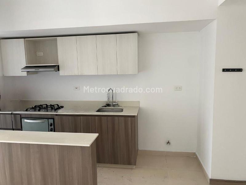Apartamento de 3 Alcobas en La America con Balcón y Parqueadero Cubierto - 6