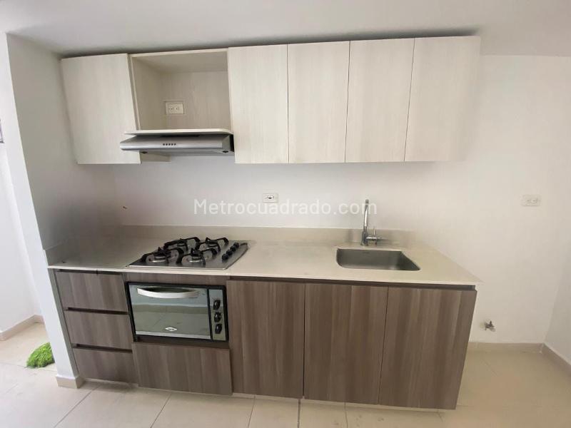 Apartamento de 3 Alcobas en La America con Balcón y Parqueadero Cubierto - 7