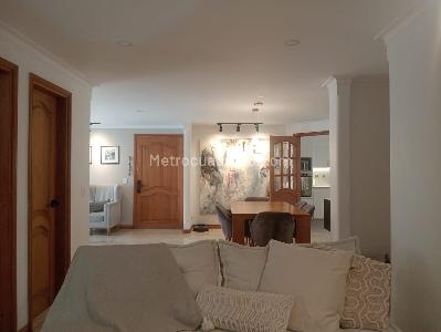 Apartamento de 3 alcobas en venta en Laureles, Medellín, 145 m² · foto 3 de 18