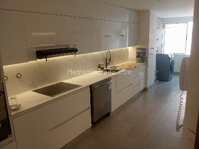 Apartamento de 3 alcobas en venta en Laureles, Medellín, 145 m² · foto 7 de 18