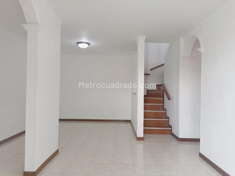 Modern 3BR House in Belen