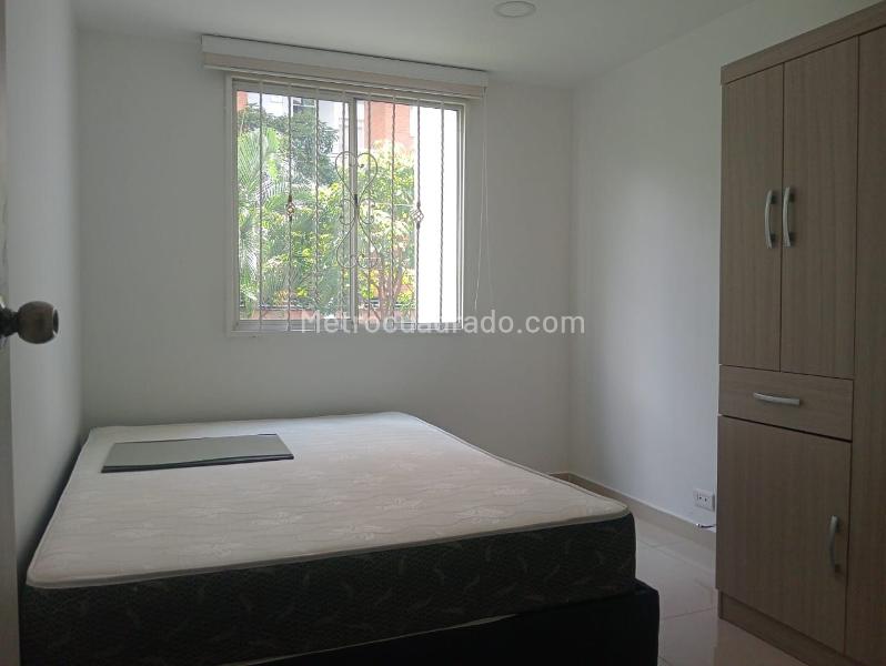 Apartamento Amoblado de 2 Alcobas en Laureles (70 m²) - 9