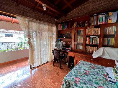 Casa de 4 alcobas en venta en Belen, Medellín, 225 m² · foto 14 de 17