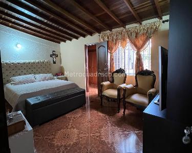 Casa de 4 alcobas en venta en Belen, Medellín, 225 m² · foto 7 de 17