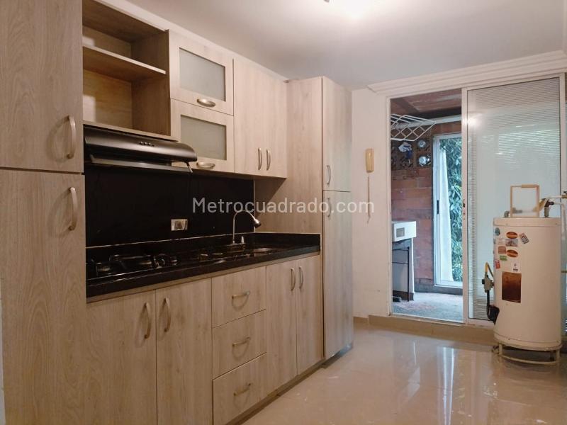 Spacious 3BR House with Pool in Belen - 4