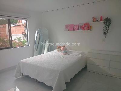 Apartamento en venta en Laureles, Medellín · foto 11 de 18