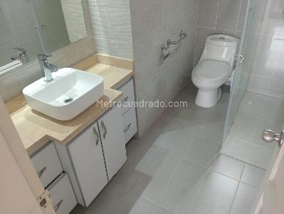 Apartamento de 3 alcobas en arriendo en Laureles, Medellín, 182 m² · foto 16 de 18