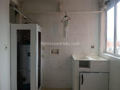 Apartamento de 3 alcobas en arriendo en Laureles, Medellín, 182 m² · foto 17 de 18