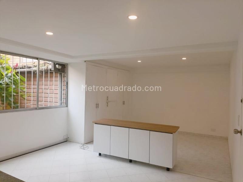 Studio Apartment for Rent near Shops in Belen