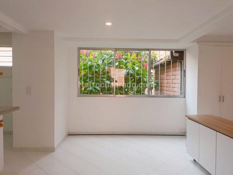 Apartamento Estudio en Arriendo cerca a Comercios en Belén - 6