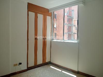 Apartamento de 3 alcobas en venta en Laureles, Medellín, 150 m² · foto 11 de 17