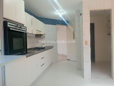 Apartamento de 3 alcobas en venta en Laureles, Medellín, 150 m² · foto 6 de 17