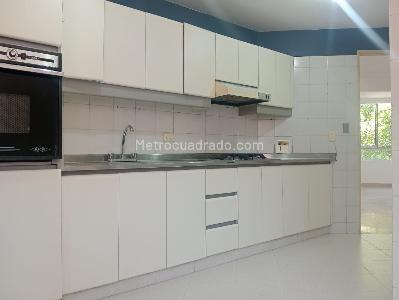 Apartamento de 3 alcobas en venta en Laureles, Medellín, 150 m² · foto 7 de 17