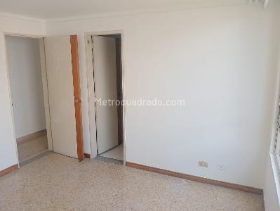 Apartamento de 3 alcobas en venta en Laureles, Medellín, 150 m² · foto 8 de 17