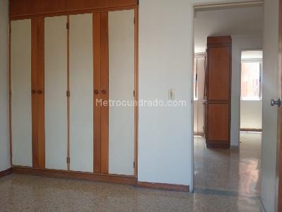Apartamento de 3 alcobas en venta en Laureles, Medellín, 150 m² · foto 9 de 17
