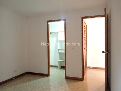 Apartamento de 3 alcobas en arriendo en Laureles, Medellín, 200 m² · foto 12 de 17