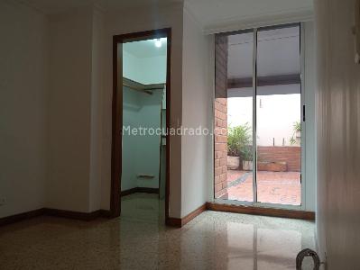 Apartamento de 3 alcobas en arriendo en Laureles, Medellín, 200 m² · foto 13 de 17