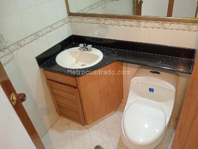 Apartamento de 3 alcobas en arriendo en Laureles, Medellín, 200 m² · foto 14 de 17
