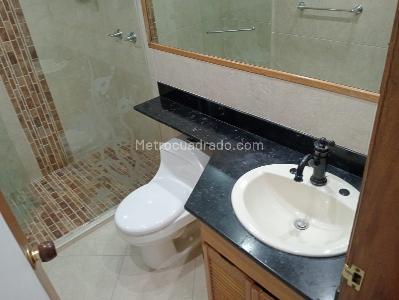Apartamento de 3 alcobas en arriendo en Laureles, Medellín, 200 m² · foto 15 de 17