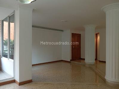 Apartamento de 3 alcobas en arriendo en Laureles, Medellín, 200 m² · foto 4 de 17