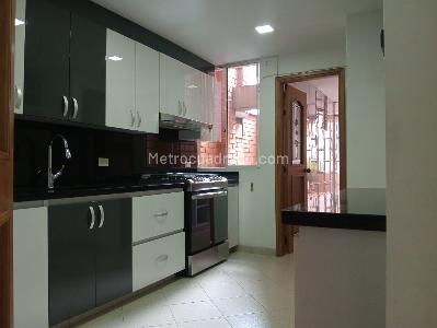 Apartamento de 3 alcobas en arriendo en Laureles, Medellín, 200 m² · foto 5 de 17