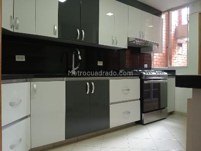 Apartamento de 3 alcobas en arriendo en Laureles, Medellín, 200 m² · foto 6 de 17