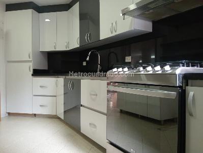 Apartamento de 3 alcobas en arriendo en Laureles, Medellín, 200 m² · foto 7 de 17