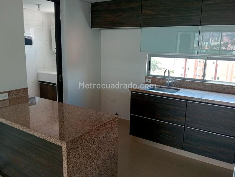 Spacious 3BR Apartment with Modern Amenities in Laureles - 6
