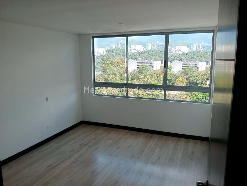 Spacious 3BR Apartment with Modern Amenities in Laureles - 9