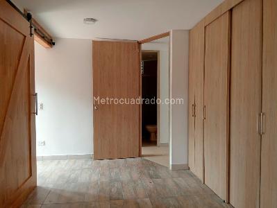 Apartamento en venta en Laureles, Medellín · foto 8 de 12