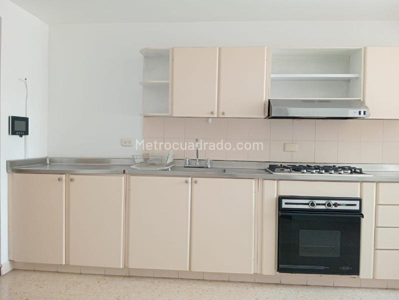 Apartamento en Laureles de 2 Alcobas con 3 Baños y 2 Niveles - 5