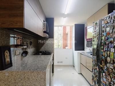 Apartamento de 3 alcobas en venta en Belen, Medellín, 85 m² · foto 3 de 15