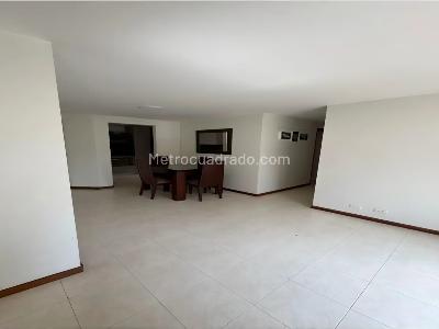 Apartamento de 3 alcobas en venta en Belen, Medellín, 82 m² · foto 2 de 13
