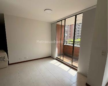 Apartamento de 3 alcobas en venta en Belen, Medellín, 82 m² · foto 3 de 13