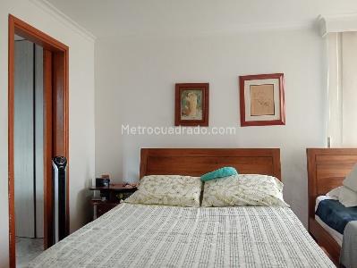 Apartamento de 3 alcobas en venta en Laureles, Medellín, 157 m² · foto 10 de 17
