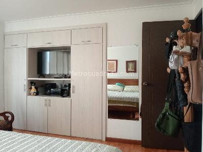 Apartamento de 3 alcobas en venta en Laureles, Medellín, 157 m² · foto 12 de 17